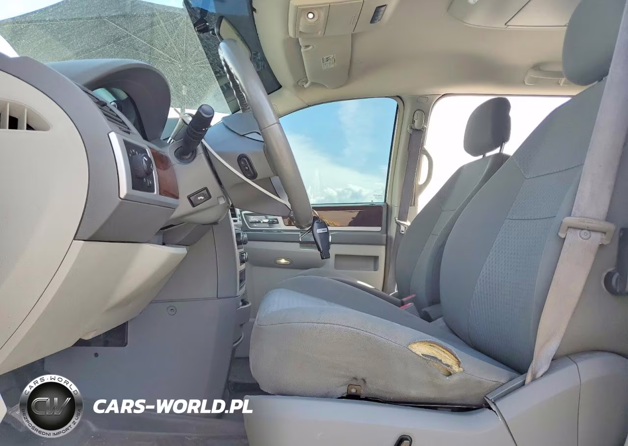 2010 Chrysler Town & Country Touring VIN:2A4RR5D1XAR346247 - 7