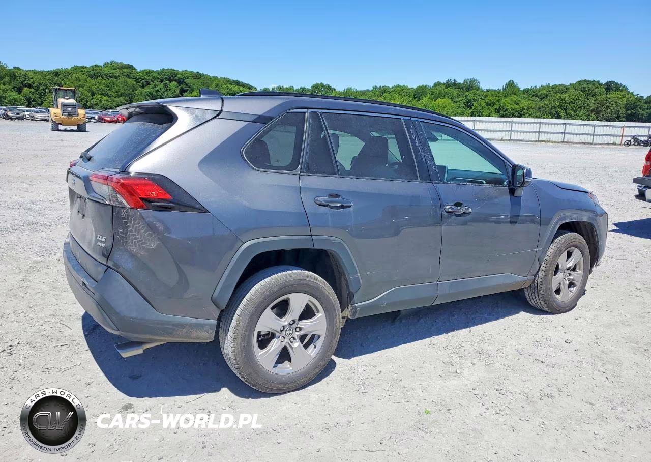 2023 Toyota Rav4 Xle VIN:2T3P1RFV1PW353064 - 3
