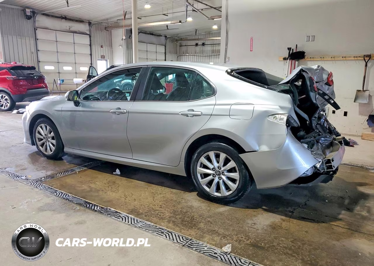 2018 Toyota Camry Le VIN:4T1B11HK5JU103664 - 2
