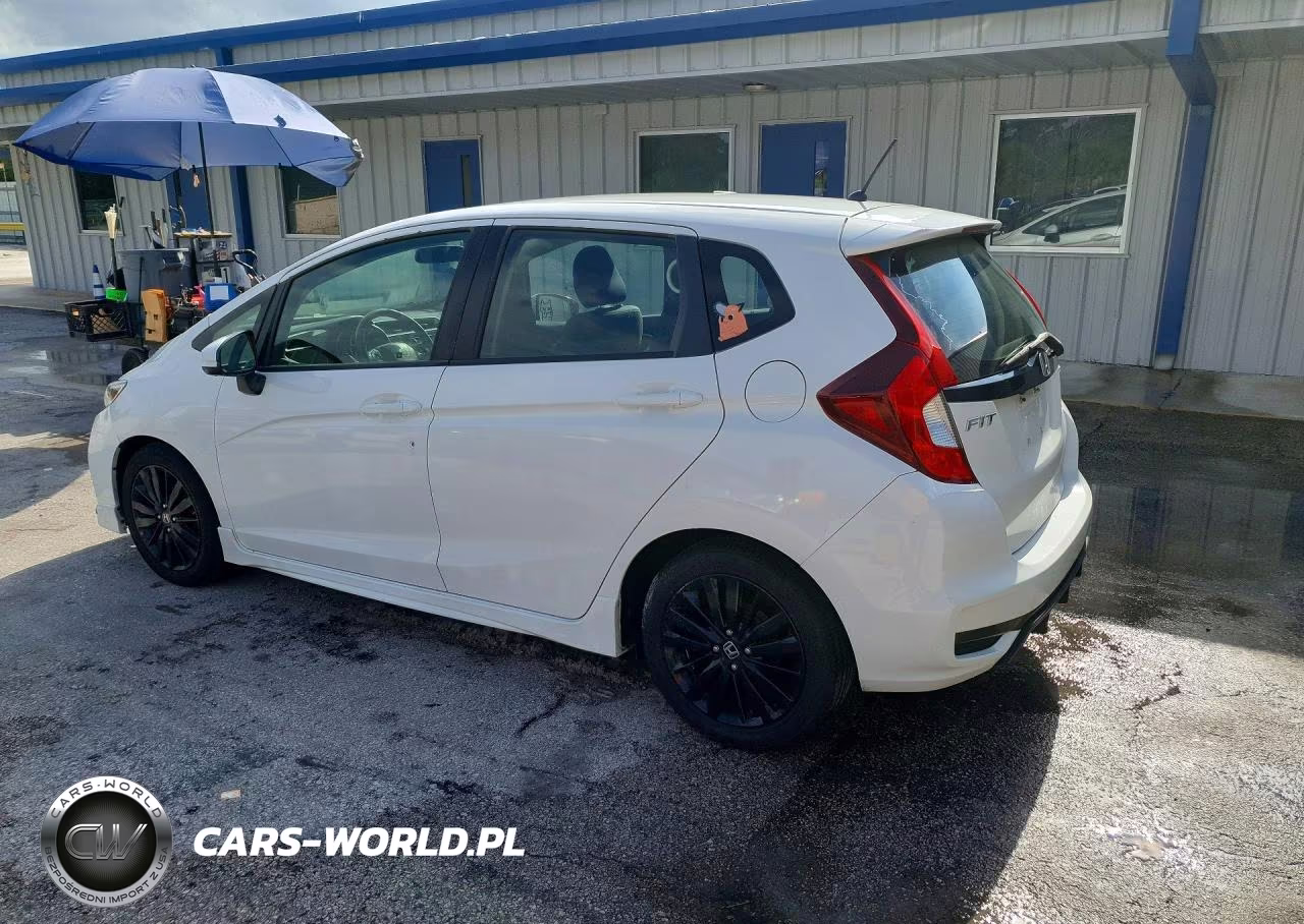 2018 Honda Fit Sport VIN:3HGGK5G60JM706790 - 2