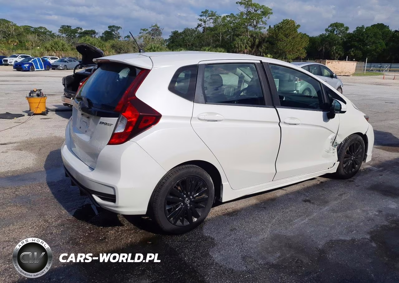 2018 Honda Fit Sport VIN:3HGGK5G60JM706790 - 3