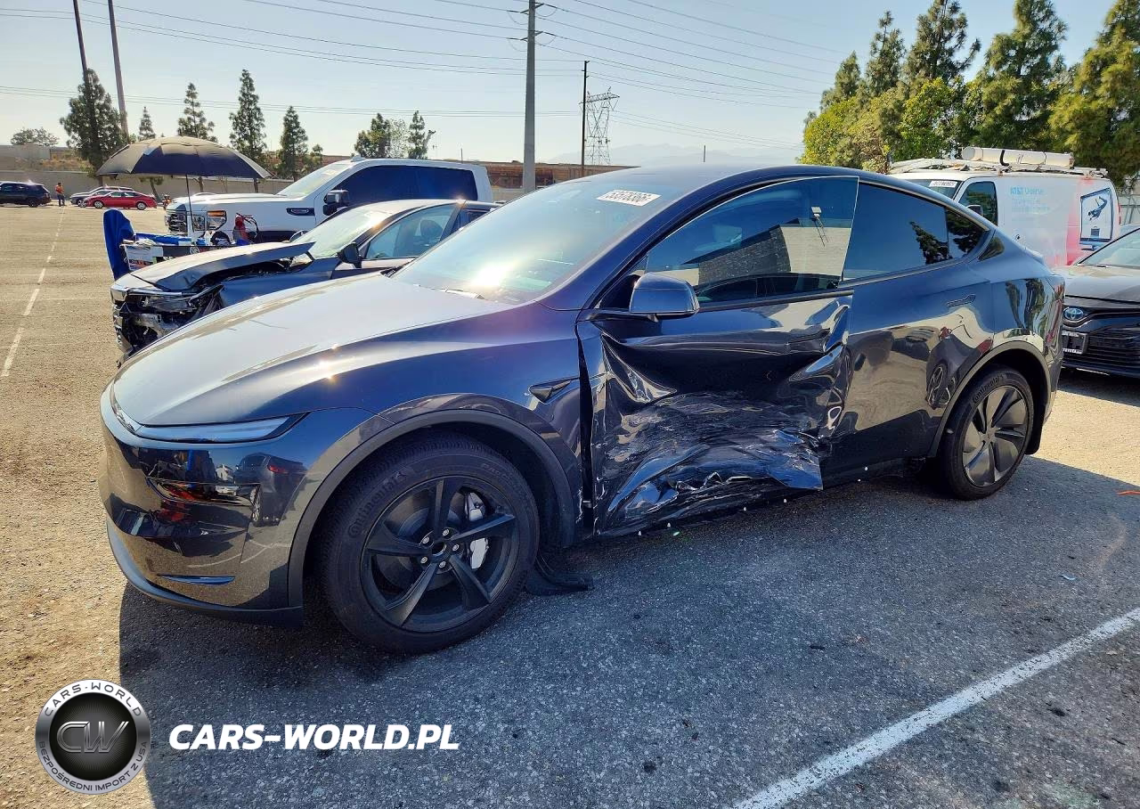 2026 Tesla Model Y – zdjęcie 1 z 14