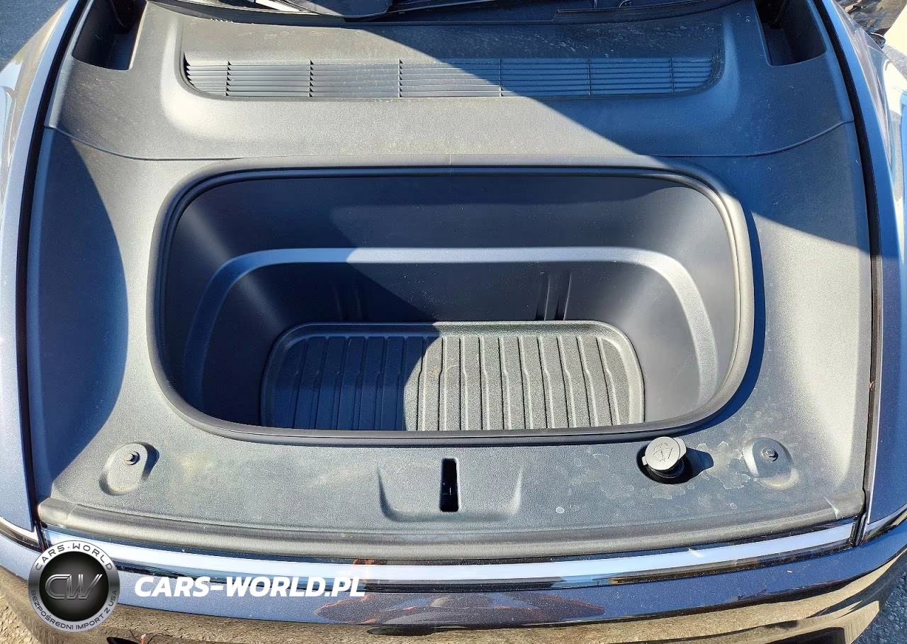 2026 Tesla Model Y VIN:7SAYGDED0TF415197 - 12