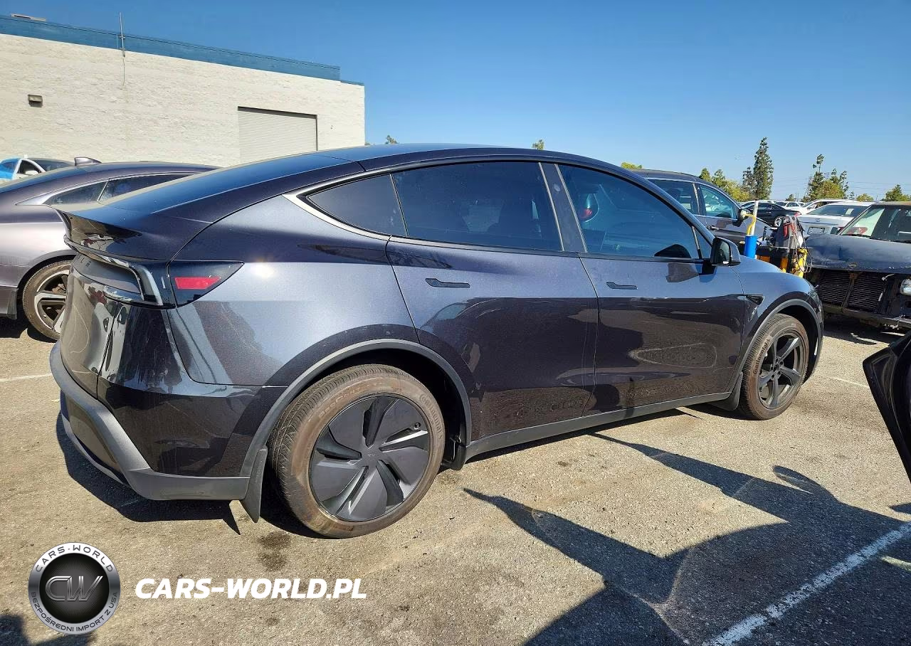 2026 Tesla Model Y VIN:7SAYGDED0TF415197 - 3