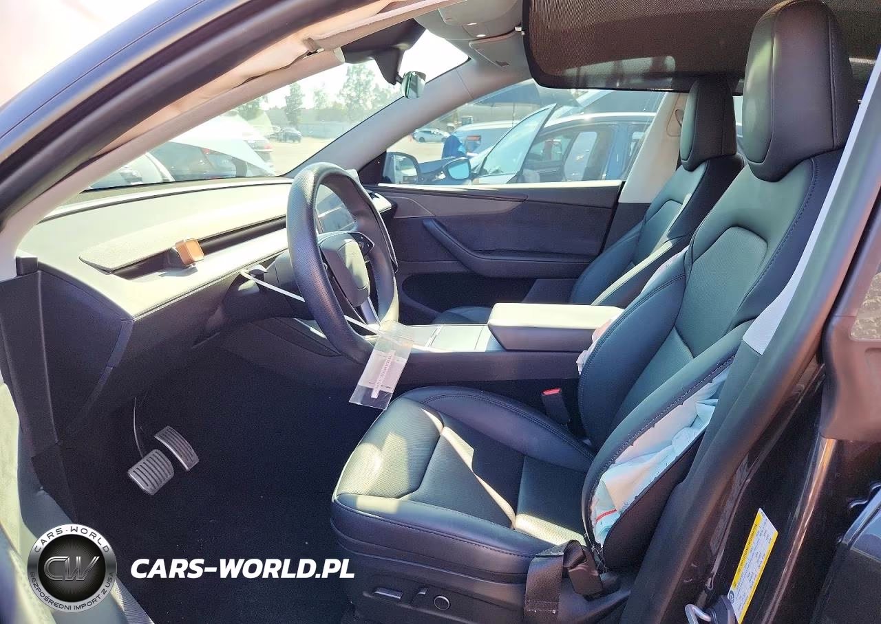 2026 Tesla Model Y VIN:7SAYGDED0TF415197 - 7