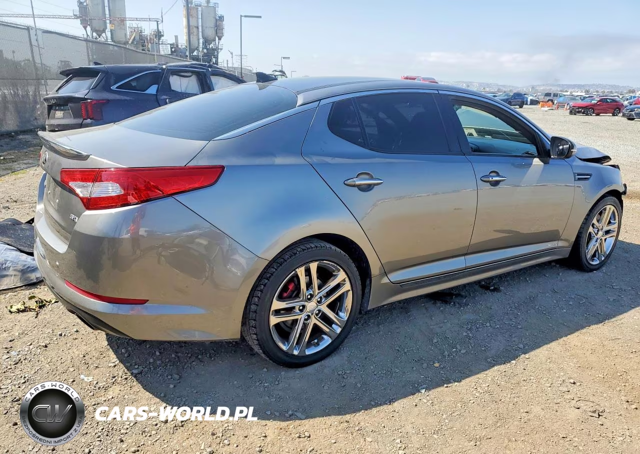 2013 Kia Optima Sx VIN:5XXGR4A62DG130980 - 3