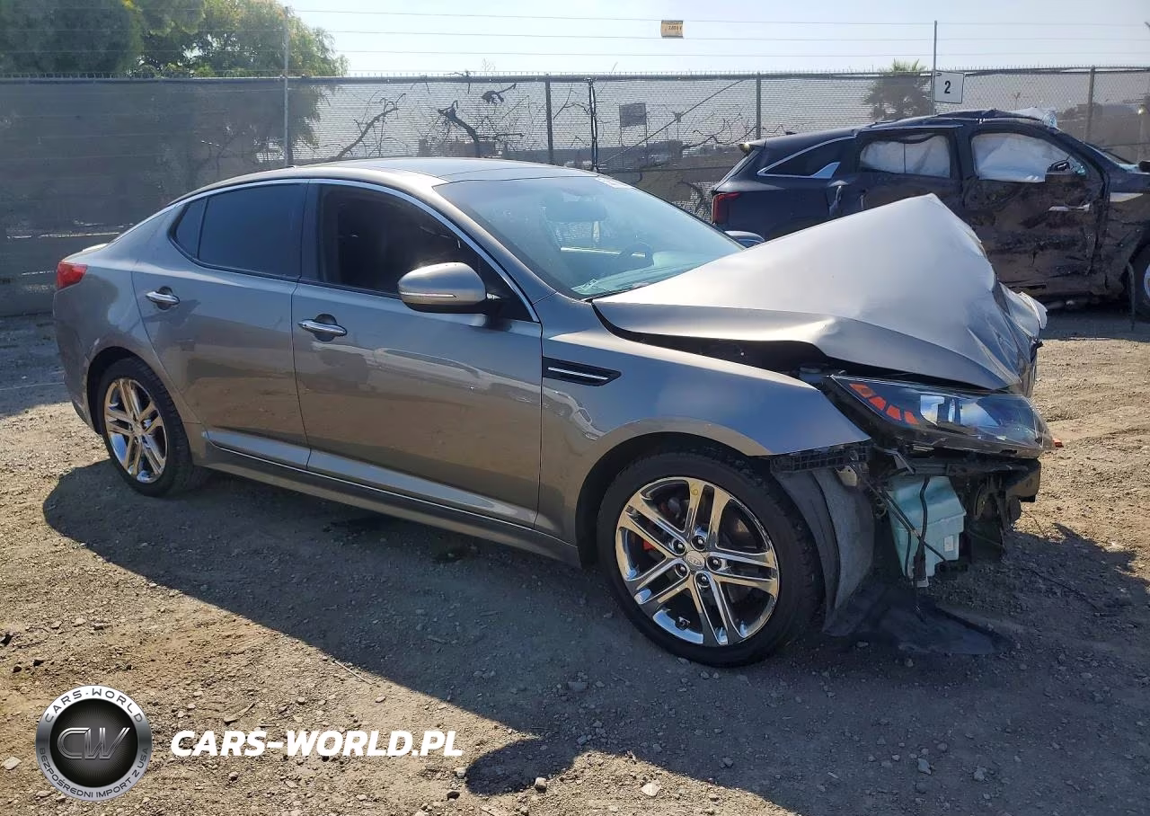 2013 Kia Optima Sx VIN:5XXGR4A62DG130980 - 4