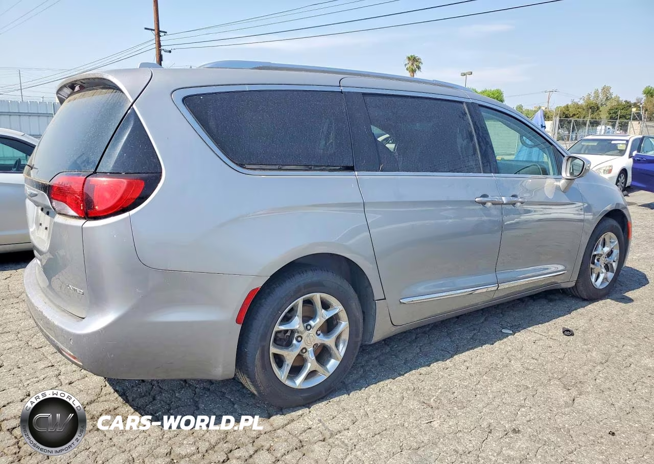 2017 Chrysler Pacifica Limited VIN:2C4RC1GG6HR504318 - 3