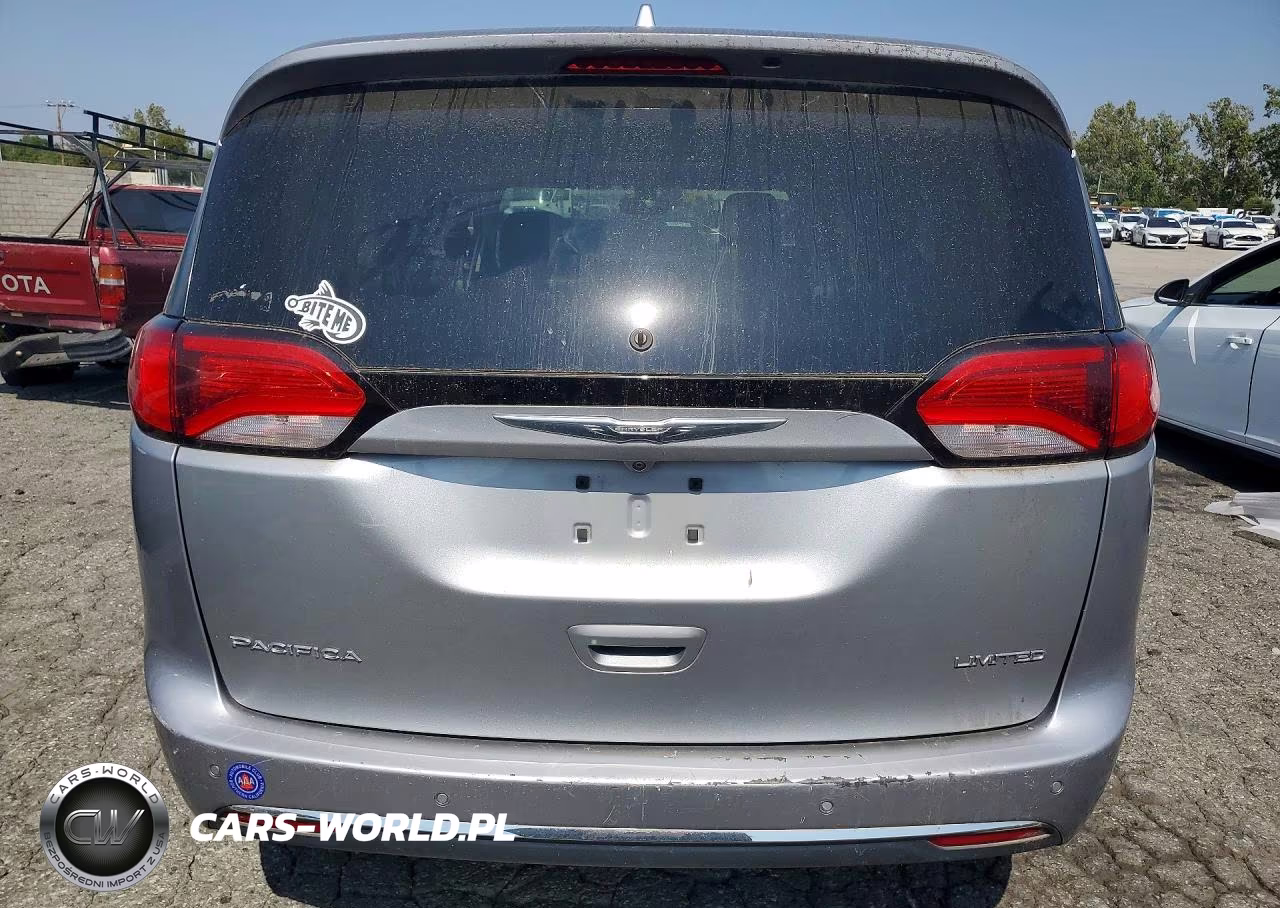 2017 Chrysler Pacifica Limited VIN:2C4RC1GG6HR504318 - 6