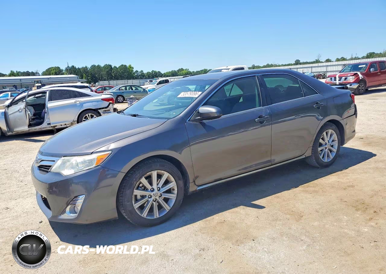 2013 Toyota Camry Xle – zdjęcie 1 z 12