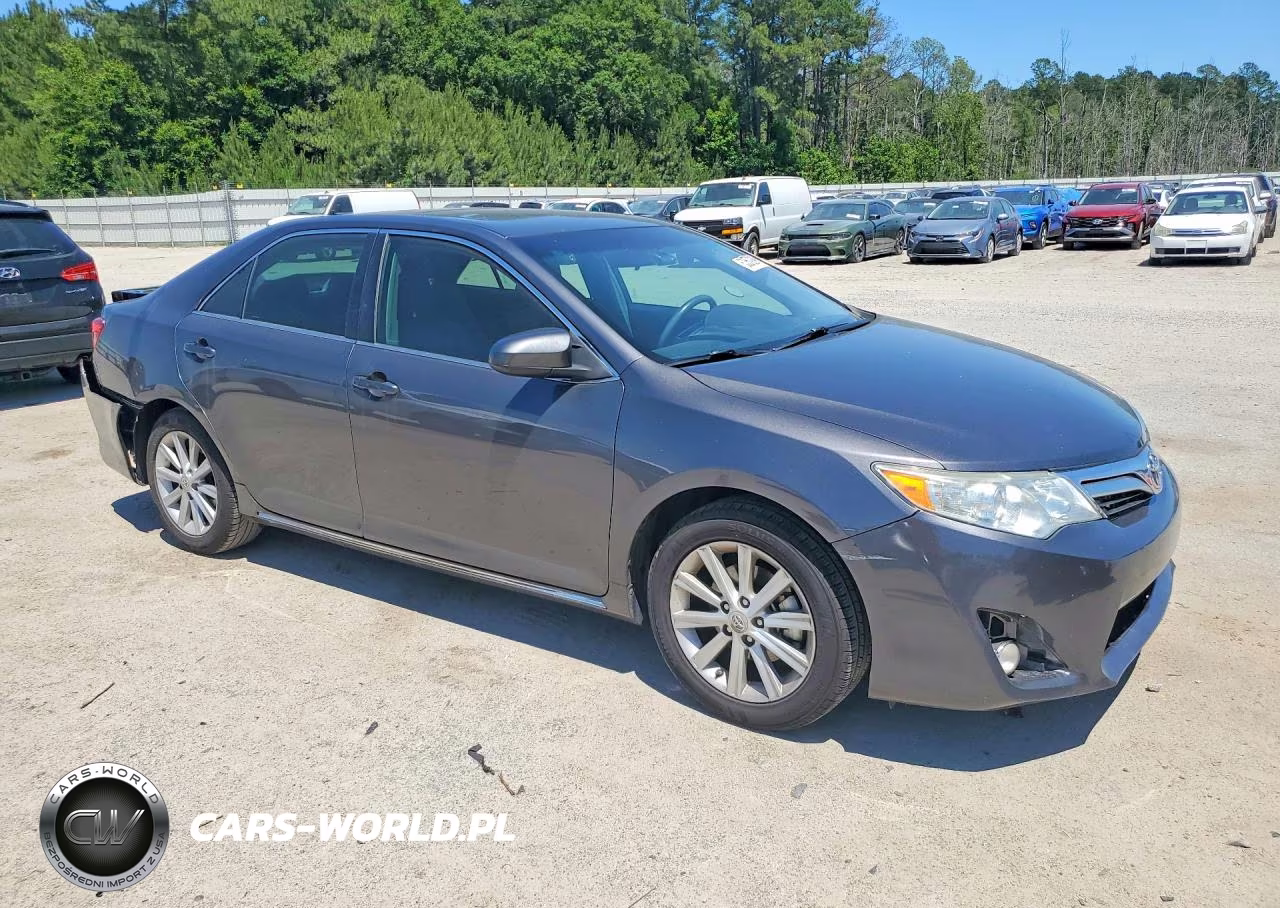 2013 Toyota Camry Xle VIN:4T4BF1FKXDR279138 - 4