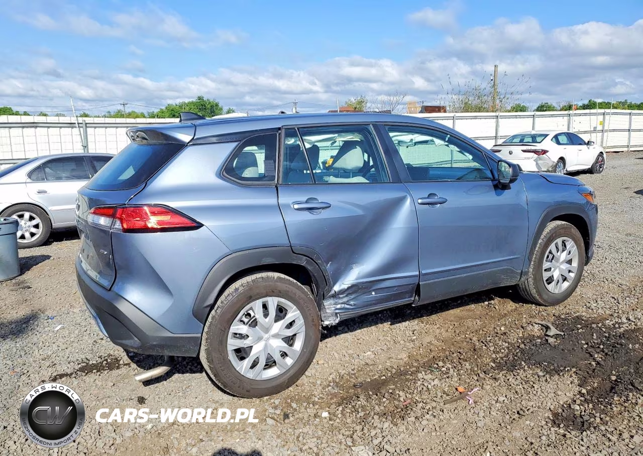 2023 Toyota Corolla Cross L VIN:7MUAAABG5PV055803 - 3