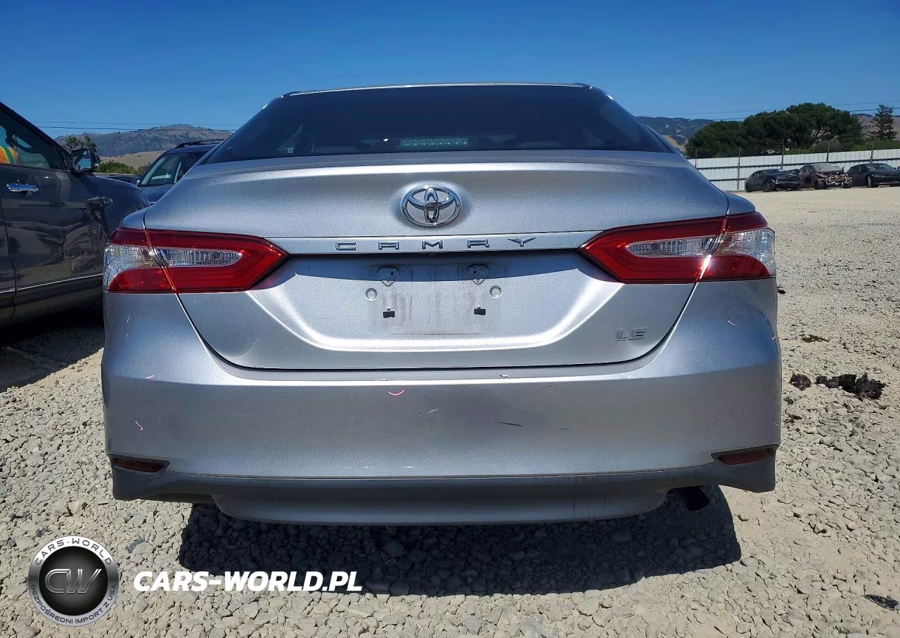 2018 Toyota Camry Le VIN:4T1B11HK7JU608783 - 6