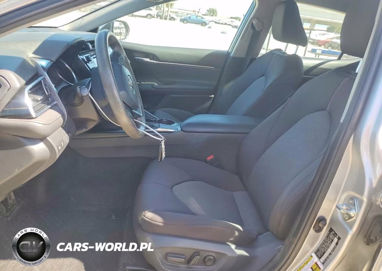 2018 Toyota Camry Le VIN:4T1B11HK7JU608783 - 7