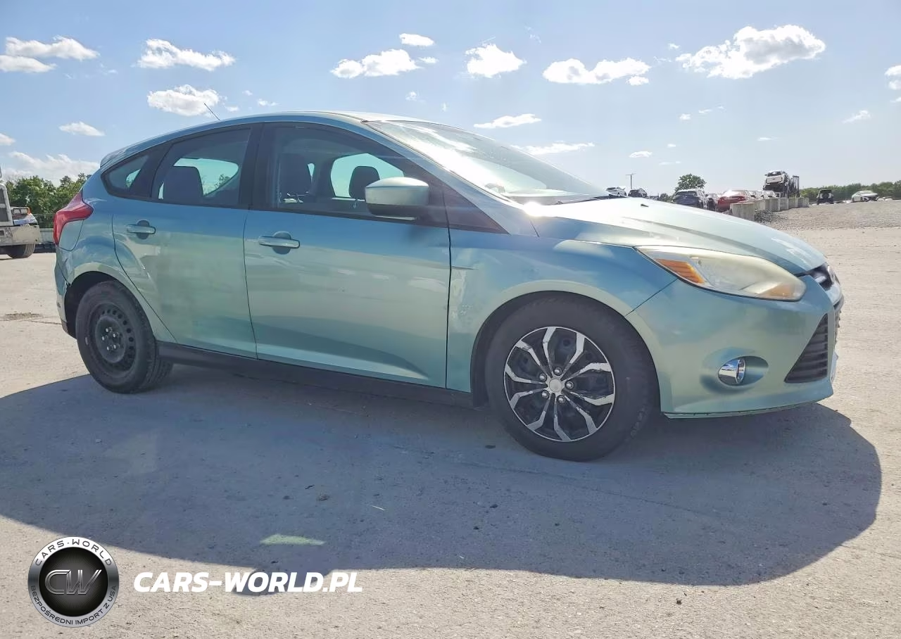 2012 Ford Focus Se VIN:1FAHP3K2XCL345897 - 4