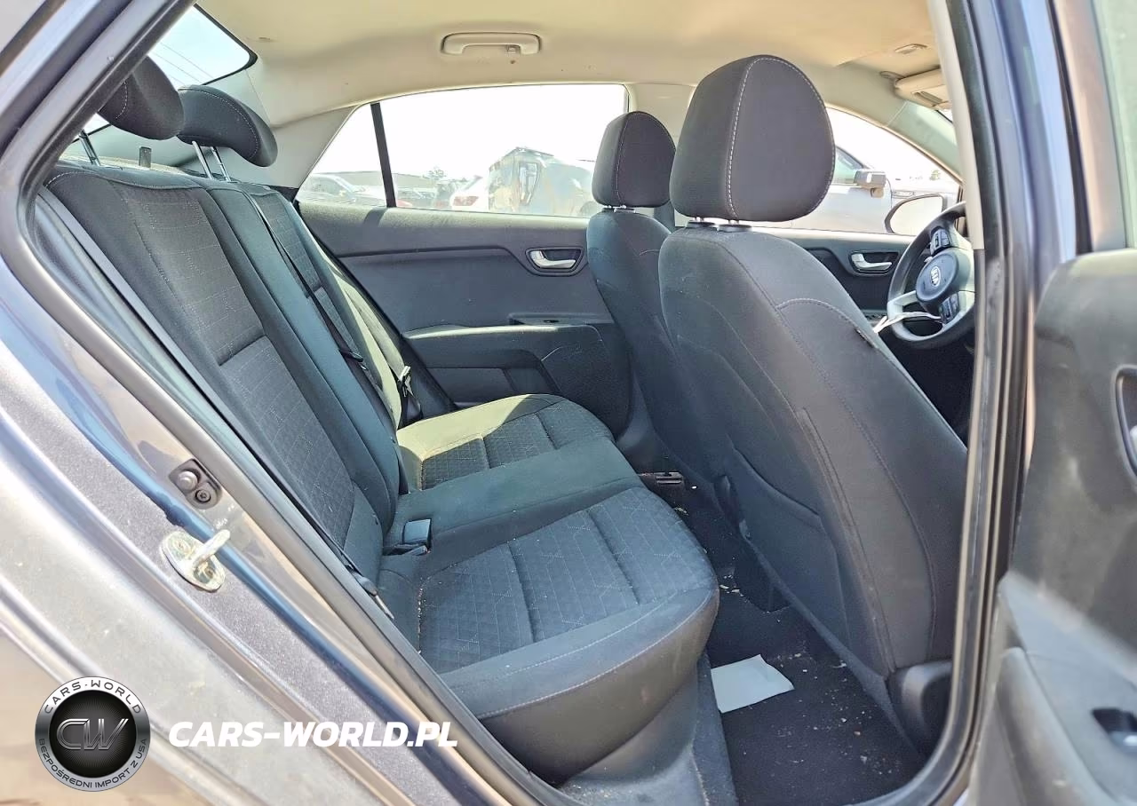 2020 Kia Rio S VIN:3KPA24AD9LE337642 - 10