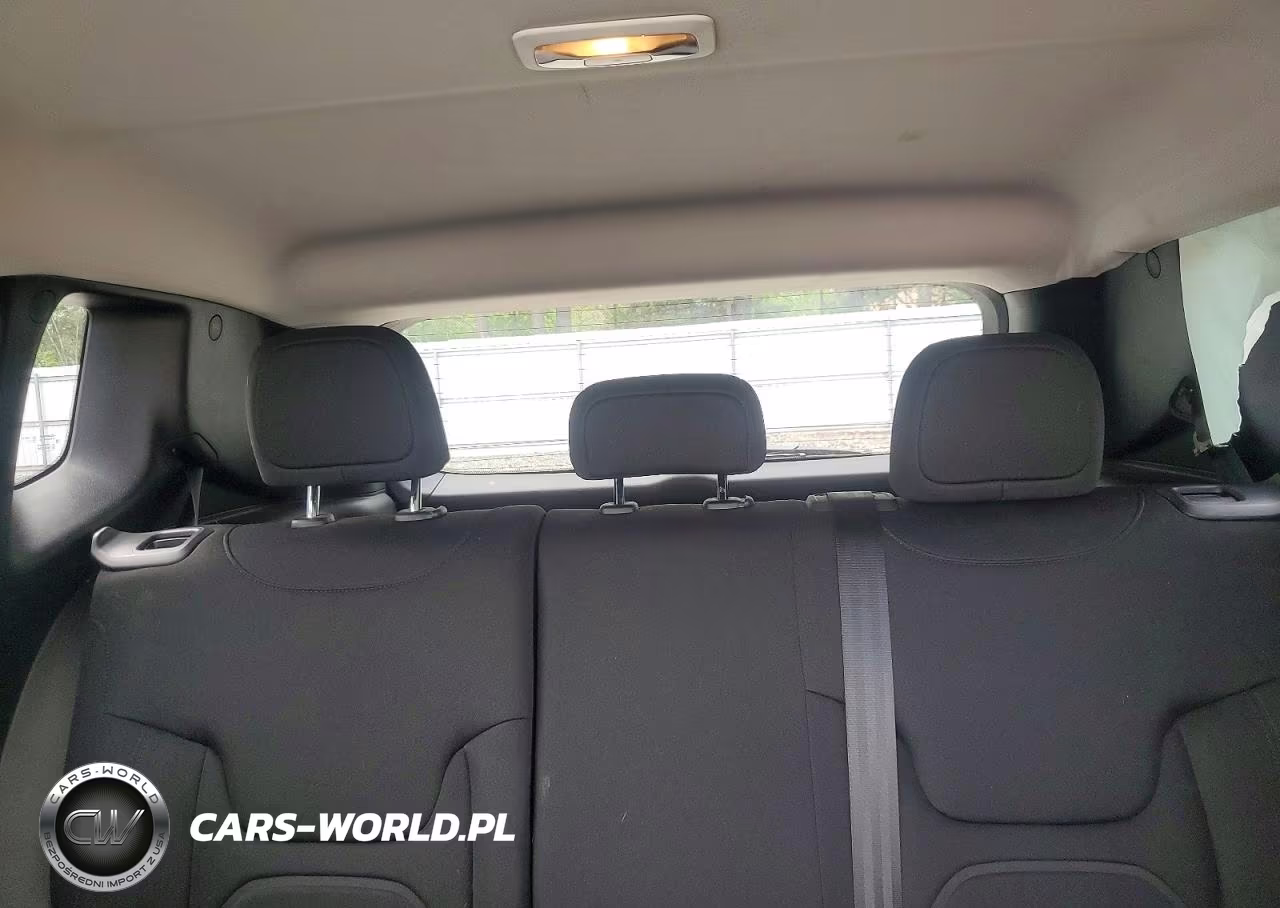 2020 Jeep Renegade Latitude VIN:ZACNJBBB1LPL29072 - 10