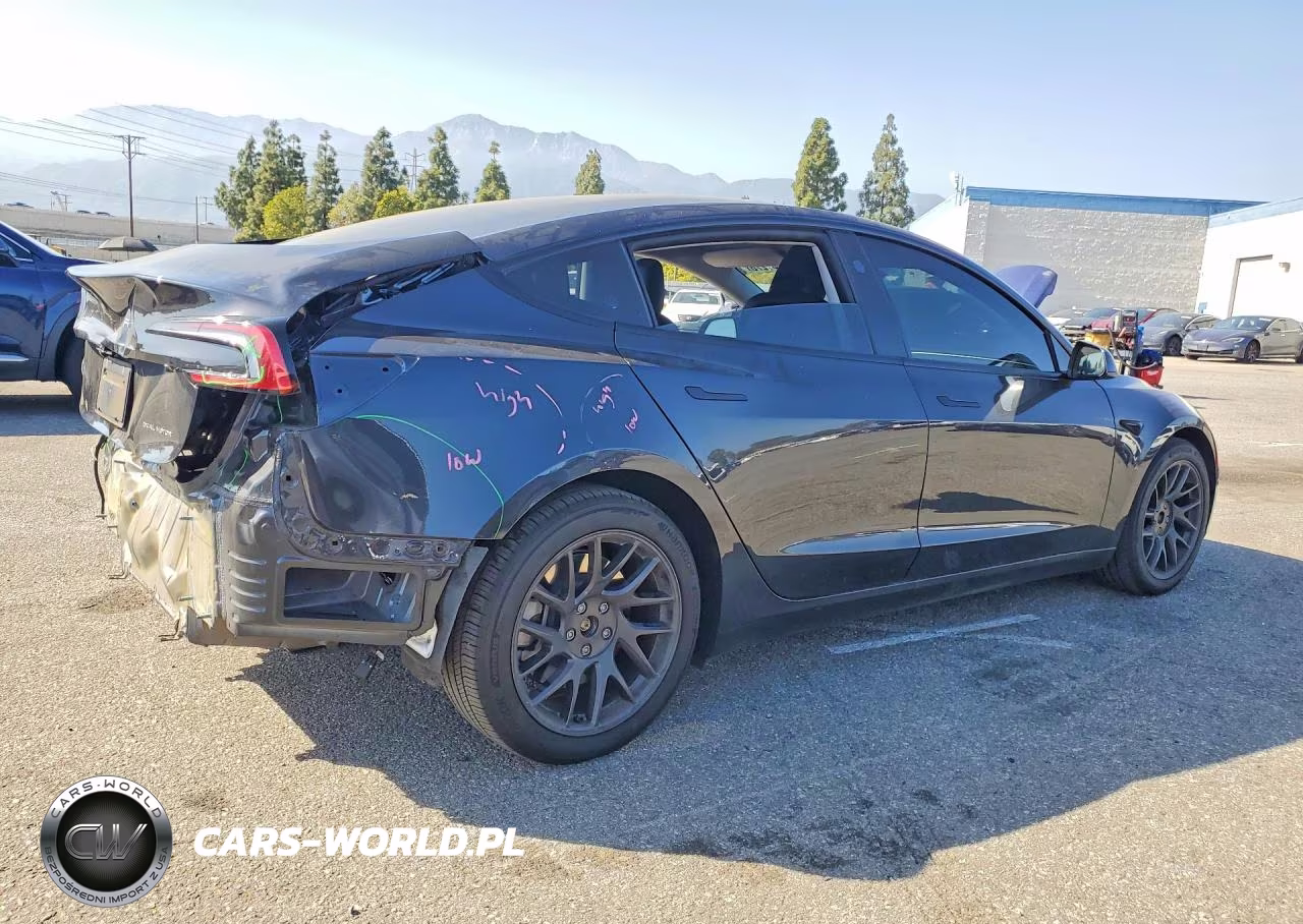 2024 Tesla Model 3 VIN:5YJ3E1EB9RF730194 - 3