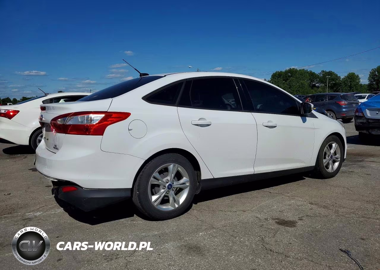 2014 Ford Focus Se VIN:1FADP3F26EL154201 - 3