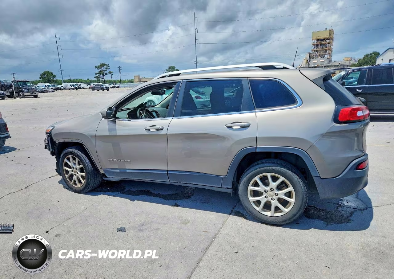 2017 Jeep Cherokee Latitude VIN:1C4PJLCB8HW623840 - 2