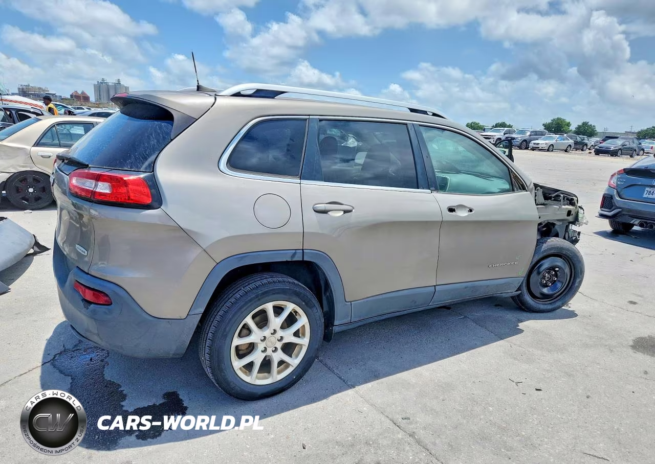 2017 Jeep Cherokee Latitude VIN:1C4PJLCB8HW623840 - 3