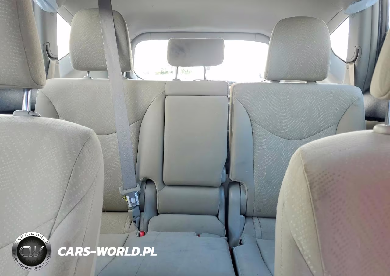 2013 Toyota Prius V Three VIN:JTDZN3EU8D3224739 - 10