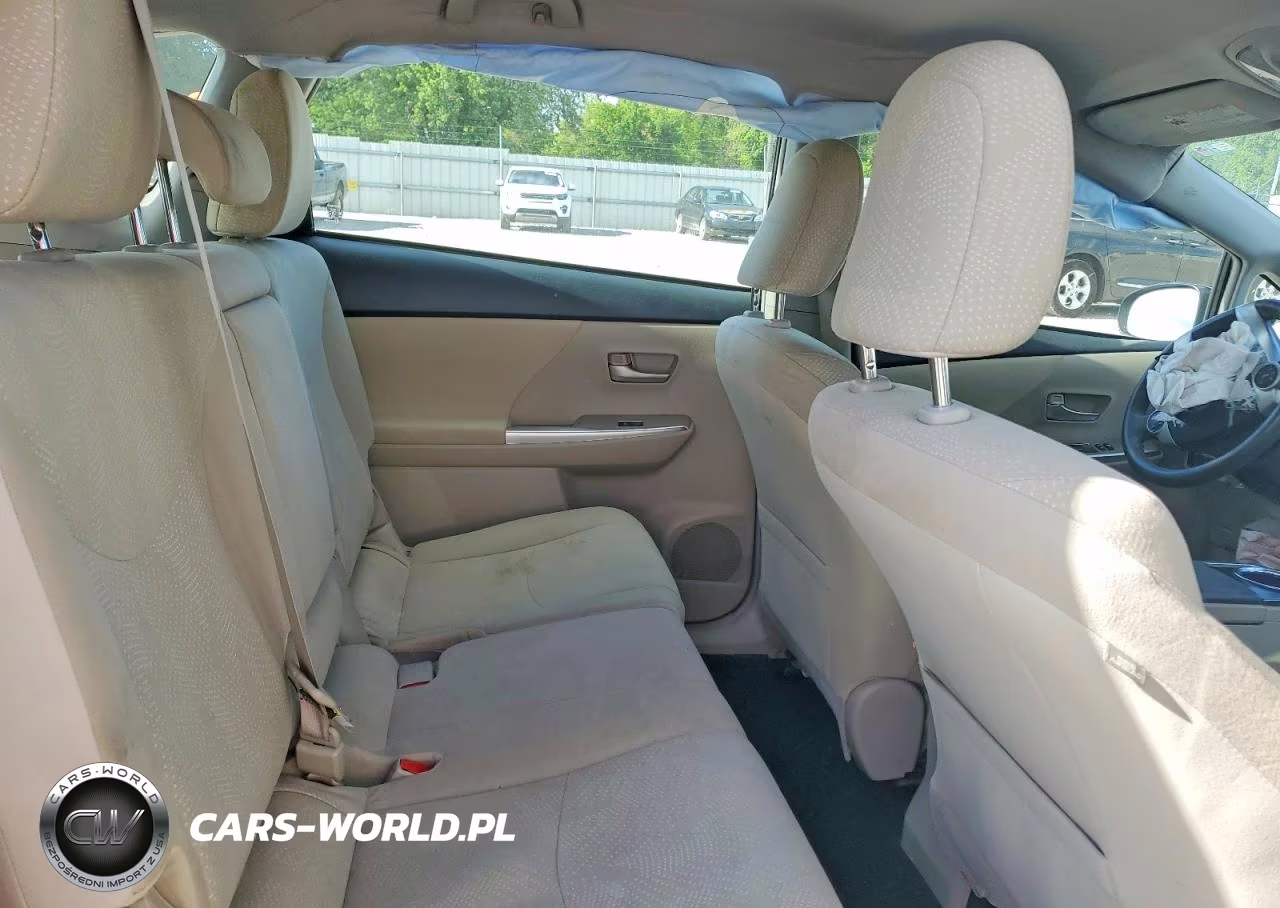 2013 Toyota Prius V Three VIN:JTDZN3EU8D3224739 - 11