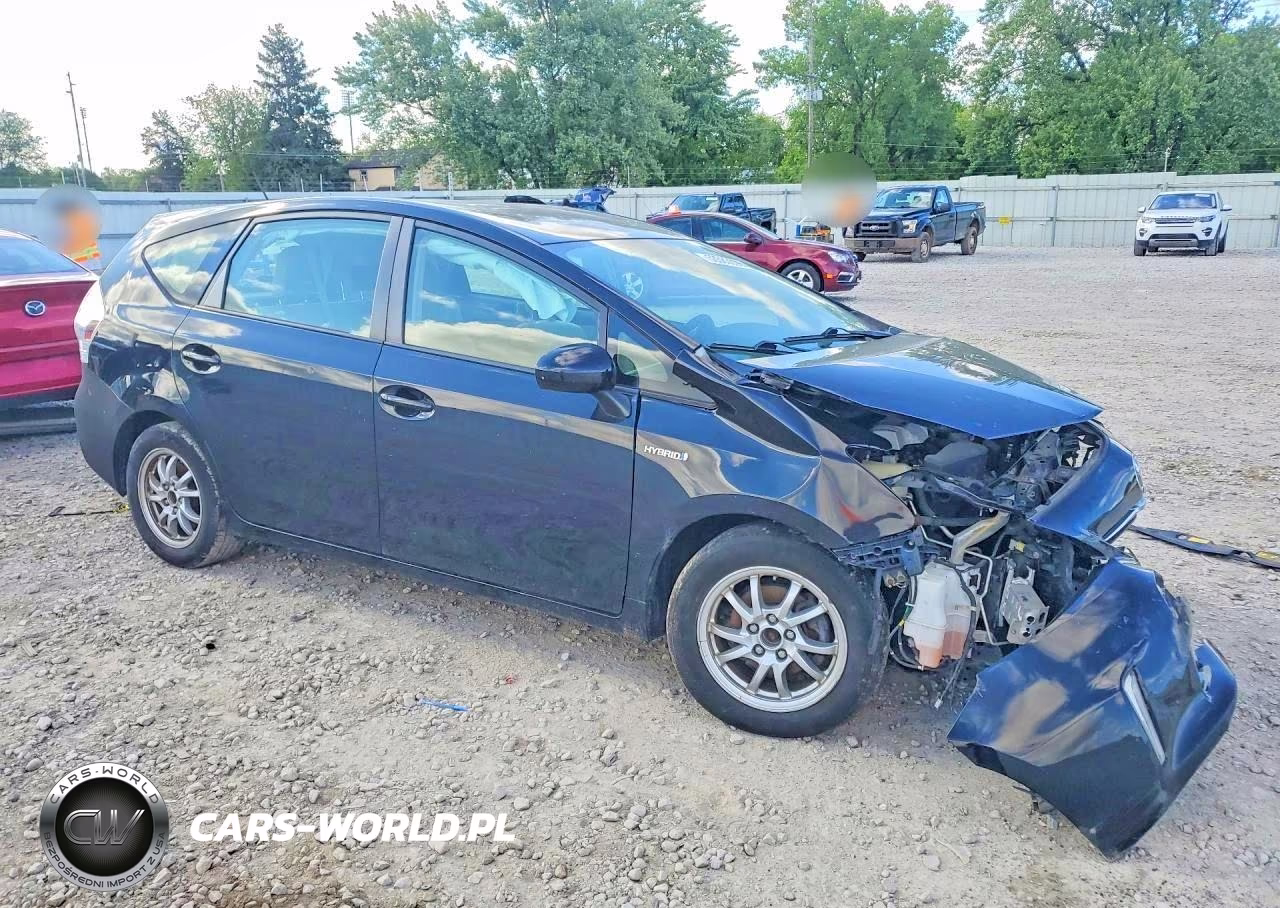 2013 Toyota Prius V Three VIN:JTDZN3EU8D3224739 - 4