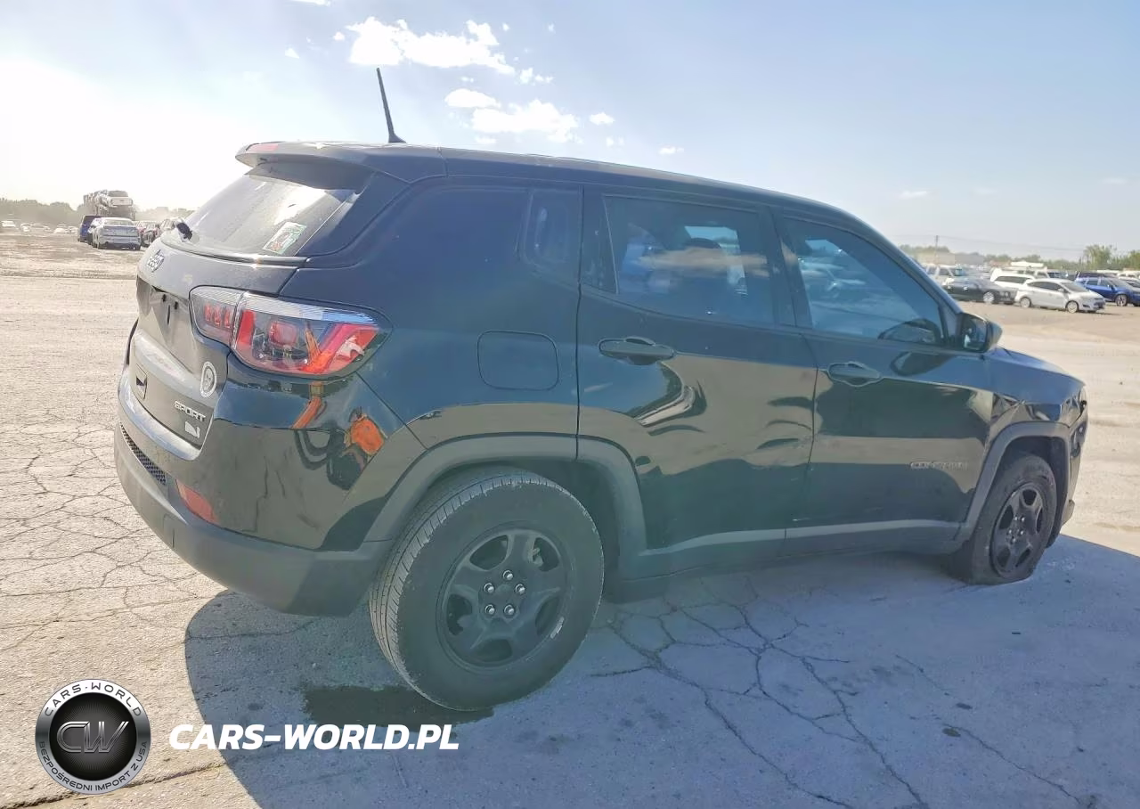 2018 Jeep Compass Sport VIN:3C4NJCAB1JT267477 - 3