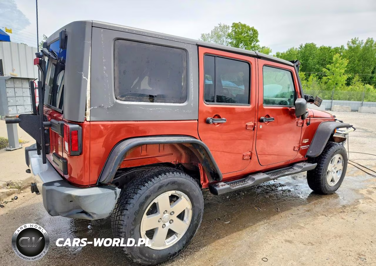 2009 Jeep Wrangler Unlimited Sahara VIN:1J4GA59149L746039 - 3