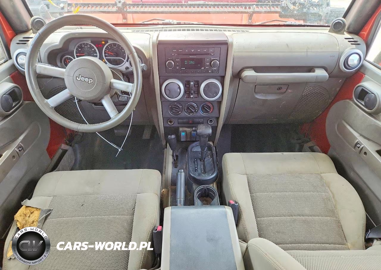 2009 Jeep Wrangler Unlimited Sahara VIN:1J4GA59149L746039 - 8