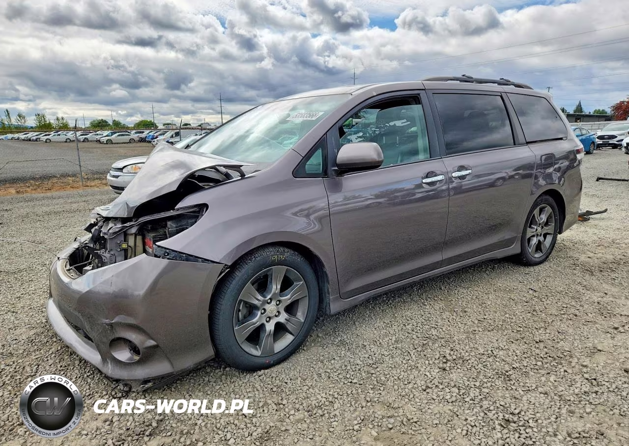 2015 Toyota Sienna Sport
