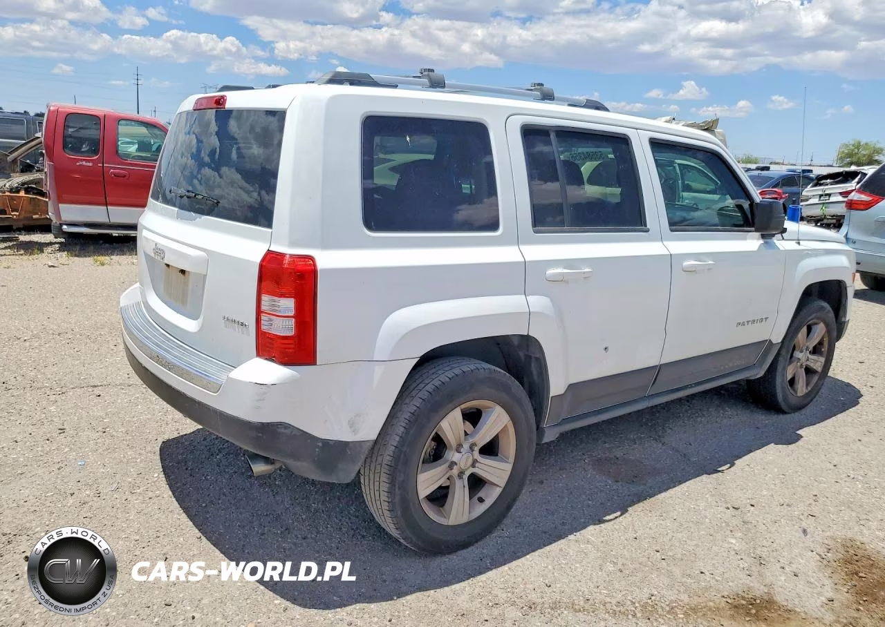 2015 Jeep Patriot VIN:1C4NJPCB5FD203301 - 3