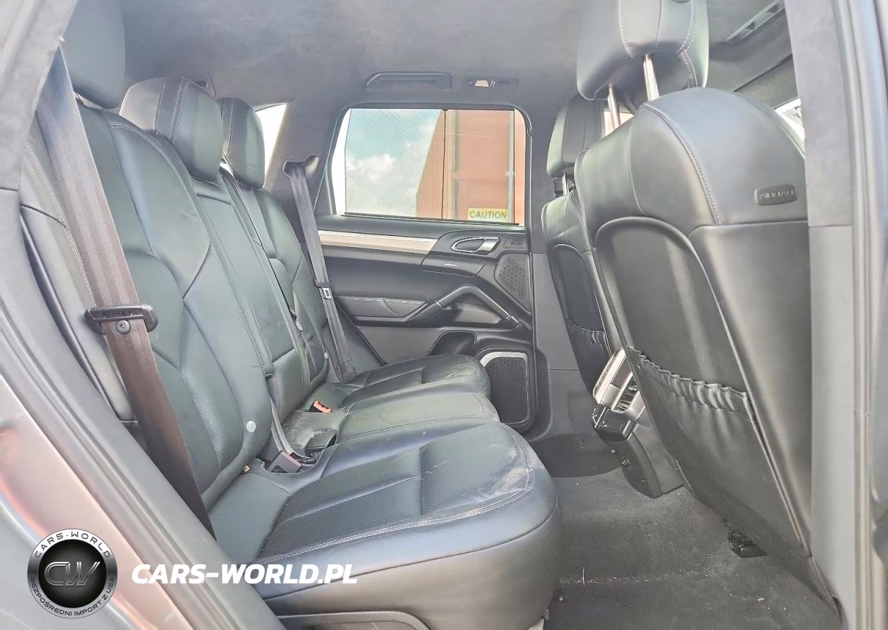 2011 Porsche Cayenne Turbo VIN:WP1AC2A21BLA82036 - 11