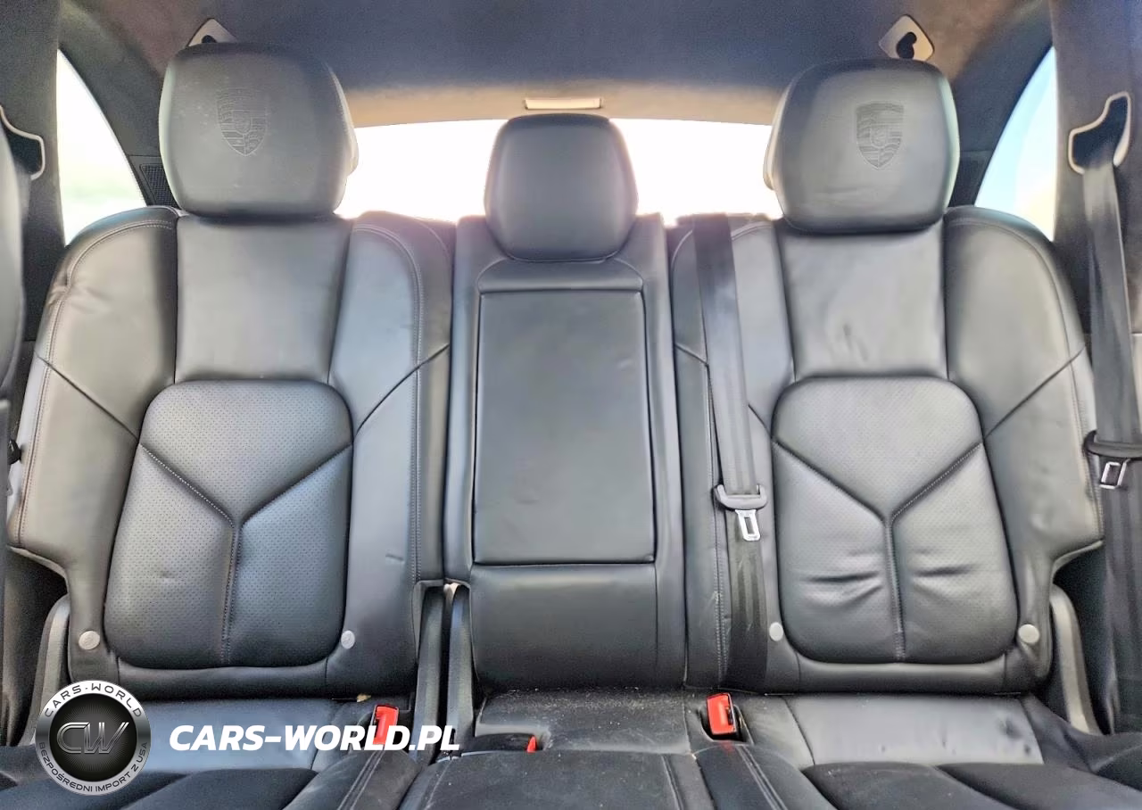 2011 Porsche Cayenne Turbo VIN:WP1AC2A21BLA82036 - 12