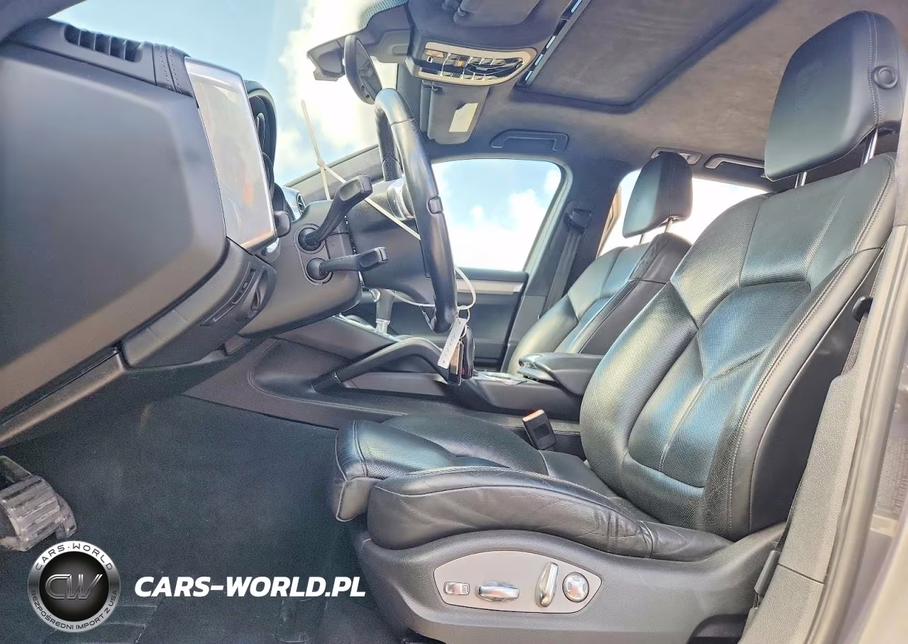2011 Porsche Cayenne Turbo VIN:WP1AC2A21BLA82036 - 7