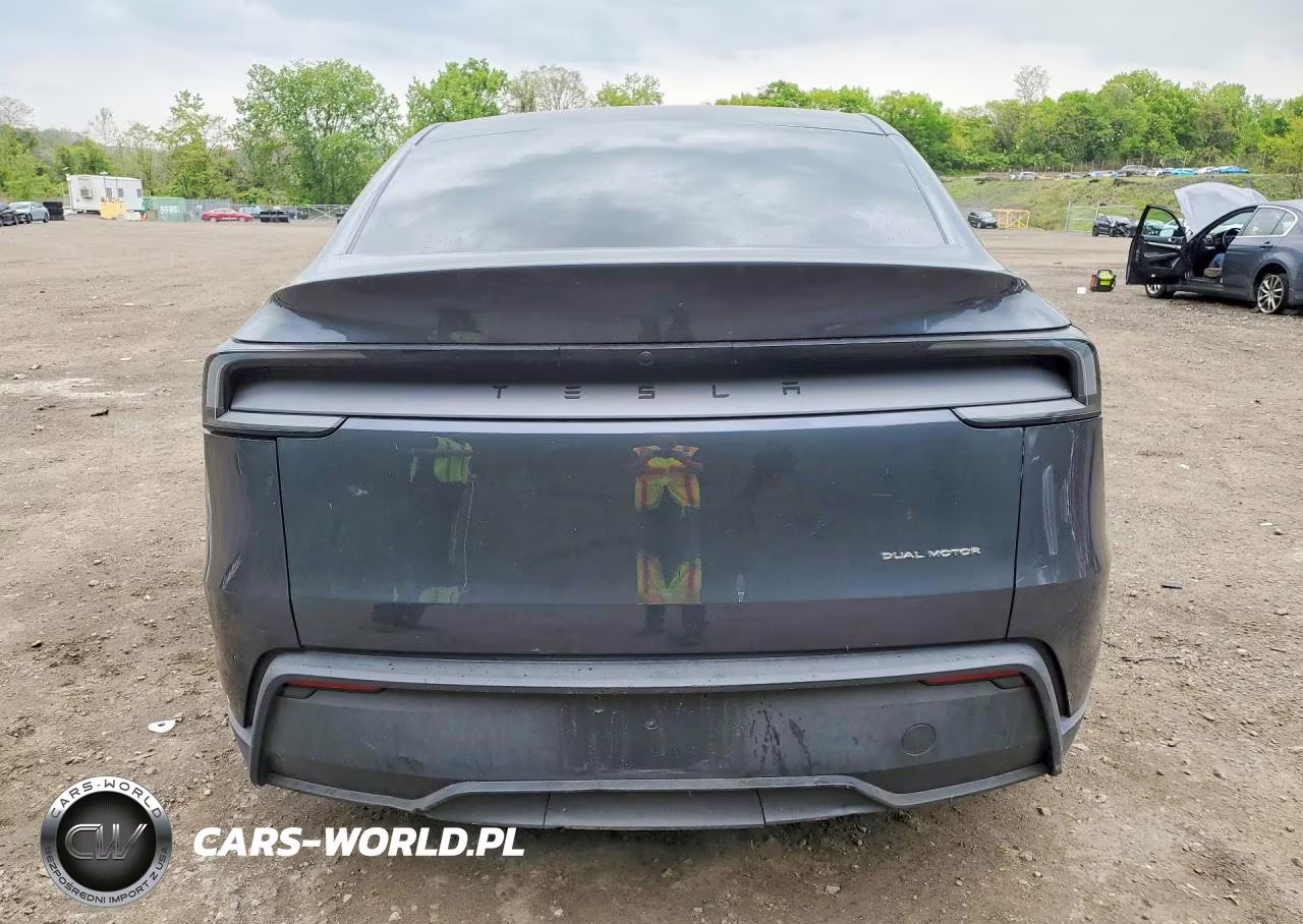 2026 Tesla Model Y VIN:7SAYGDEE5TA486286 - 6