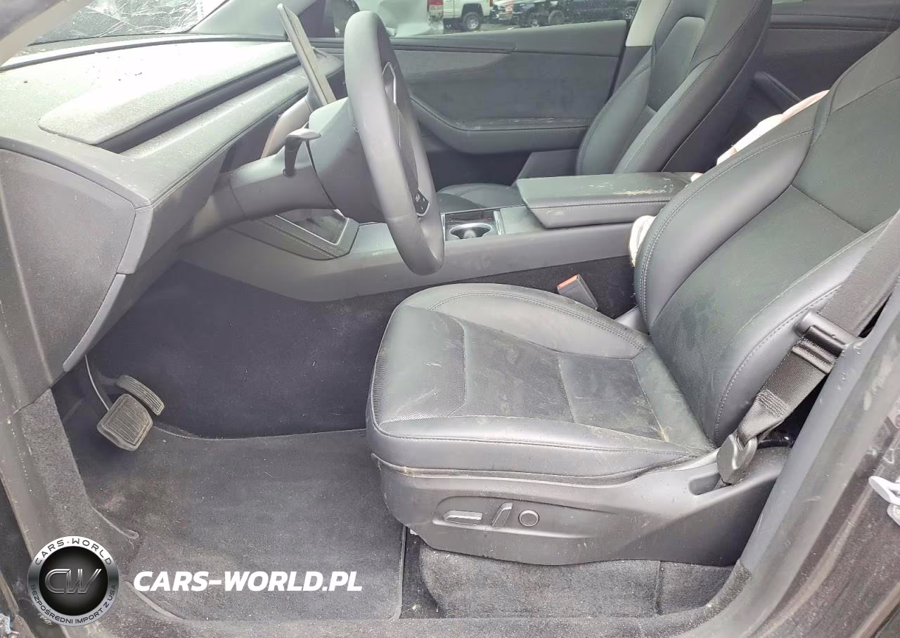 2026 Tesla Model Y VIN:7SAYGDEE5TA486286 - 7