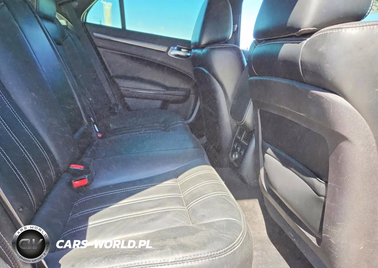 2012 Chrysler 300 S VIN:2C3CCAGG8CH179843 - 10