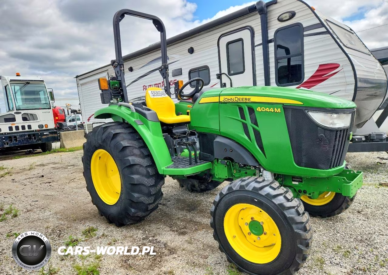 2019 John Deere 4044M