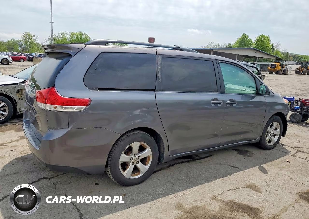 2013 Toyota Sienna Le VIN:5TDKK3DC3DS392905 - 3