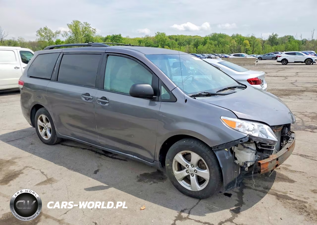 2013 Toyota Sienna Le VIN:5TDKK3DC3DS392905 - 4
