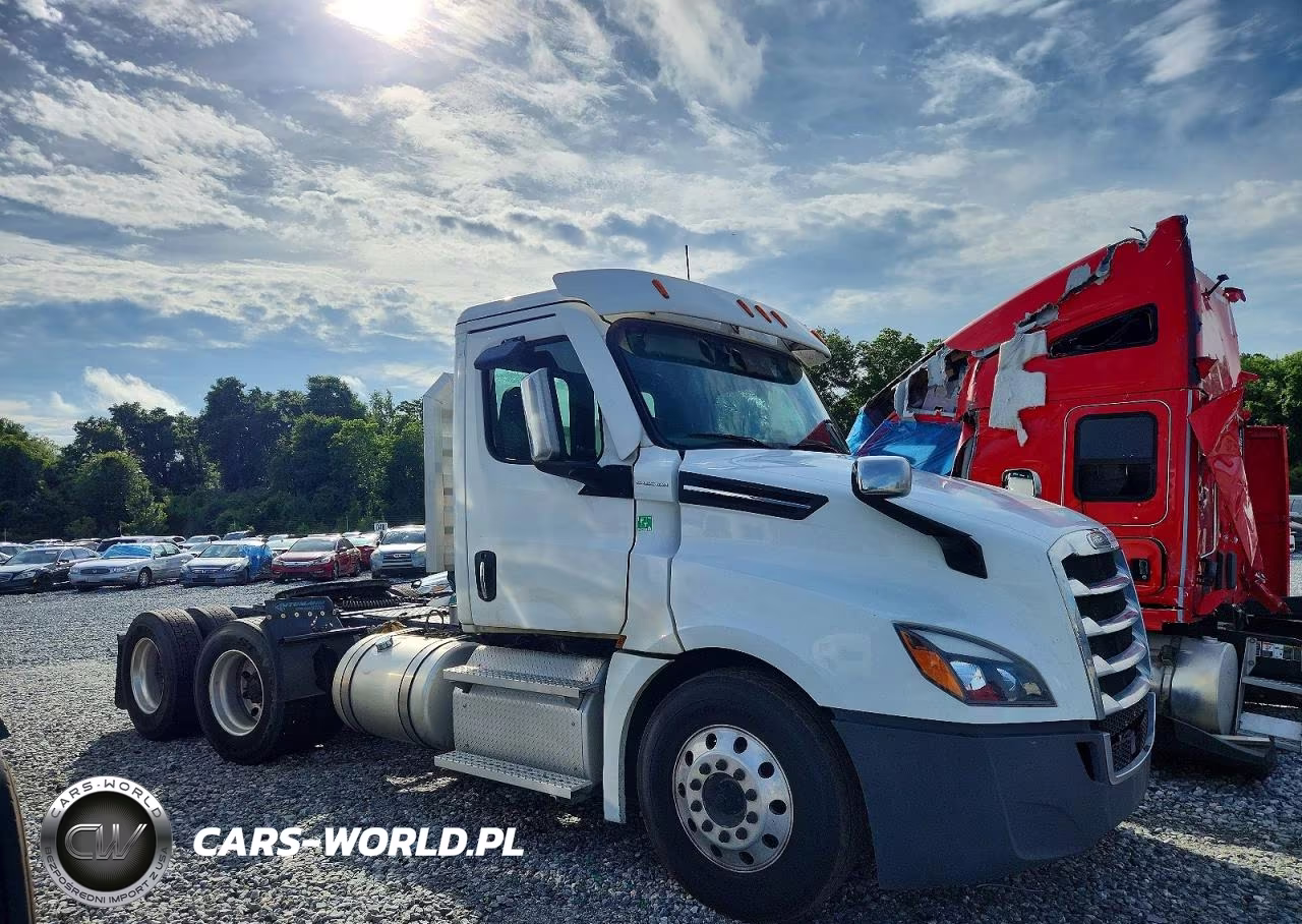 2021 Freightliner Cascadia 126 Semi Truck