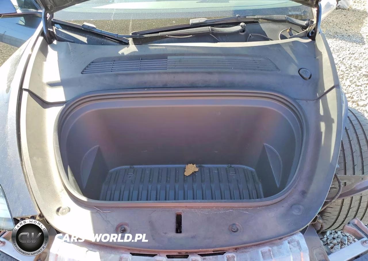2021 Tesla Model Y VIN:5YJYGAEE2MF158209 - 12