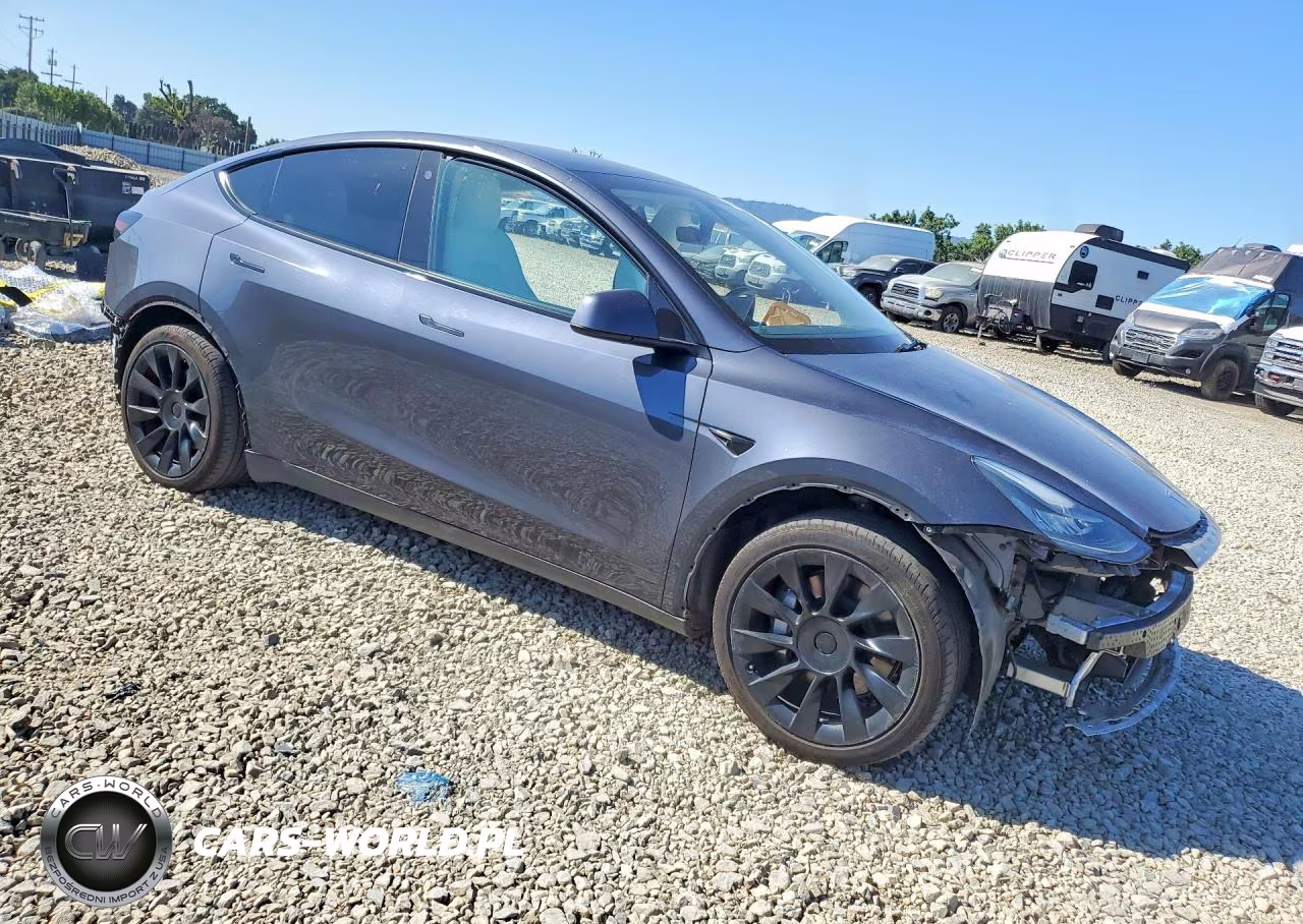 2021 Tesla Model Y VIN:5YJYGAEE2MF158209 - 4