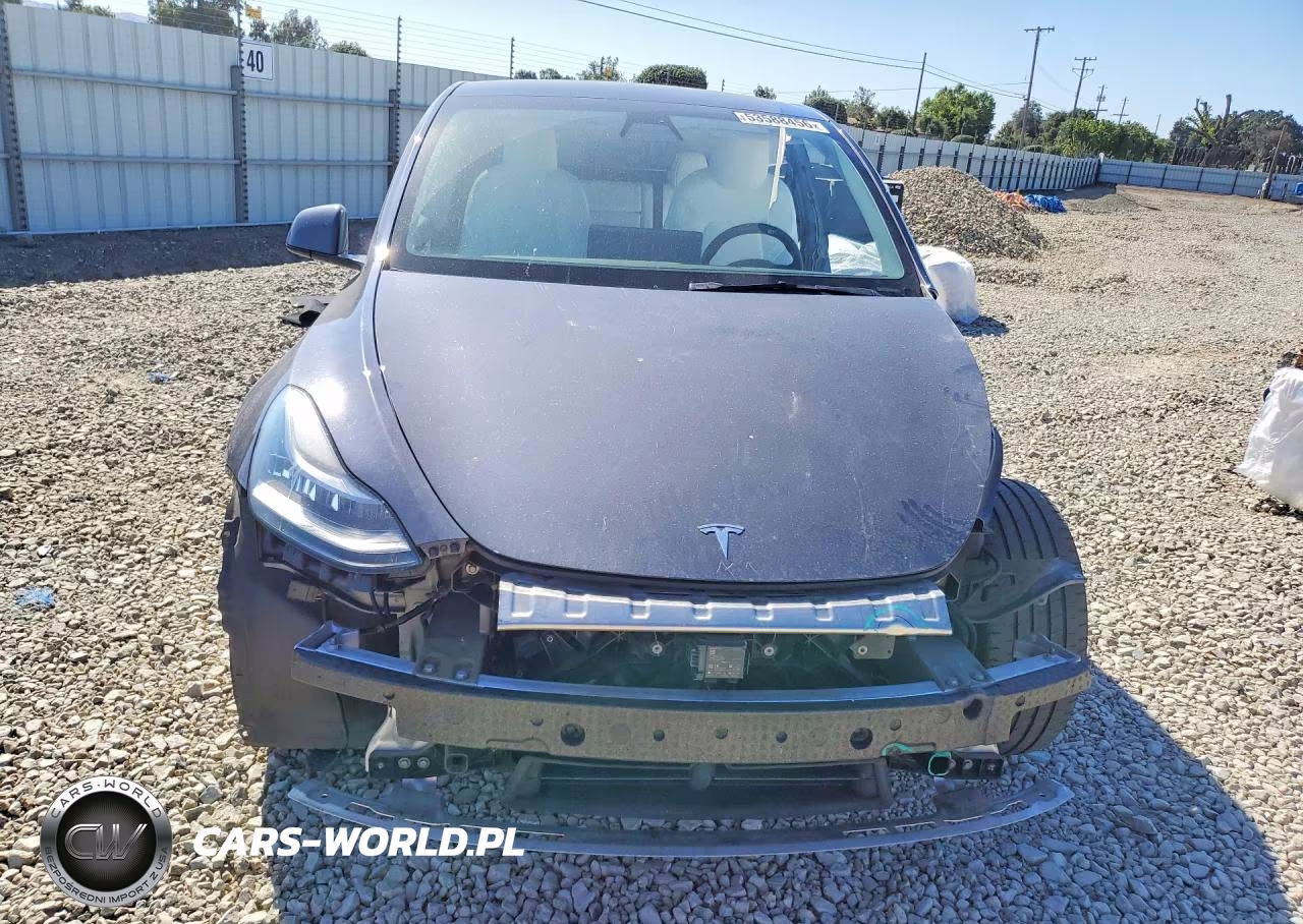 2021 Tesla Model Y VIN:5YJYGAEE2MF158209 - 5