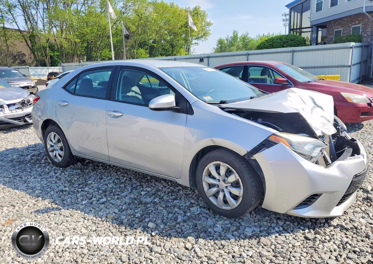 2015 Toyota Corolla Le VIN:2T1BURHEXFC245579 - 4