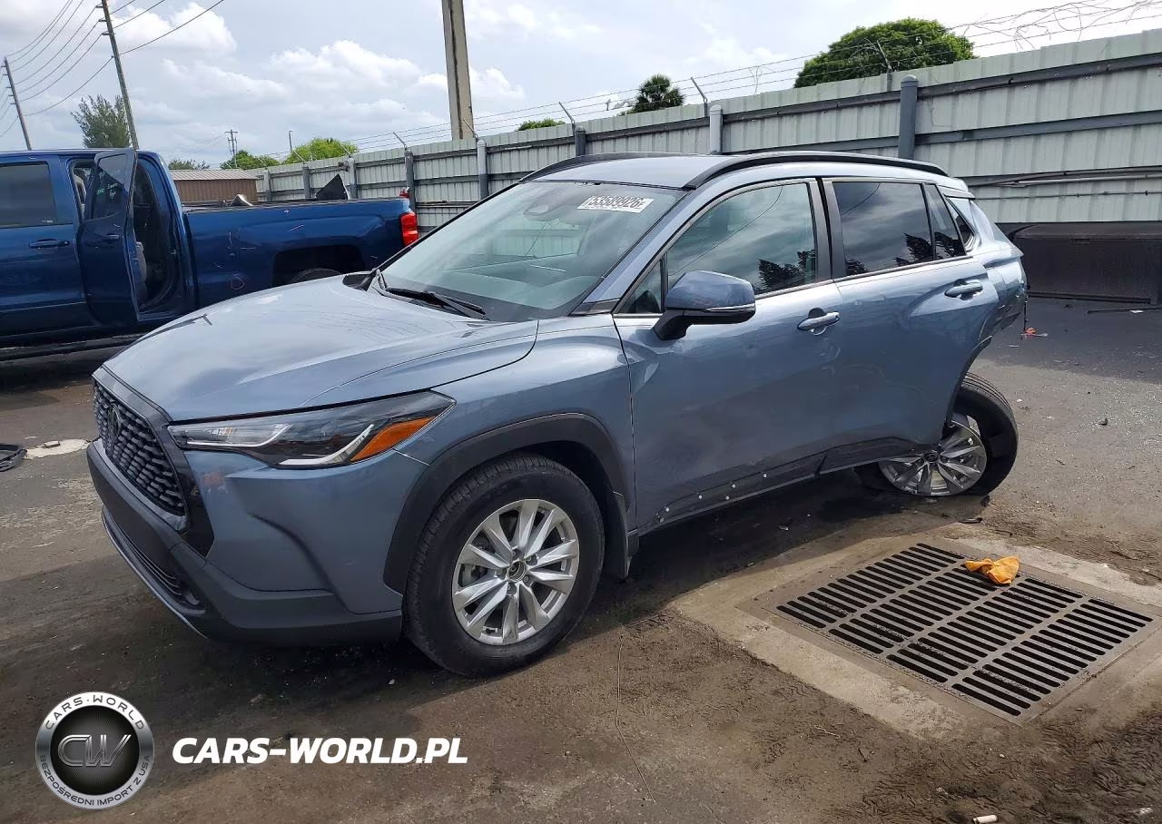 2024 Toyota Corolla Cross Le – zdjęcie 1 z 13