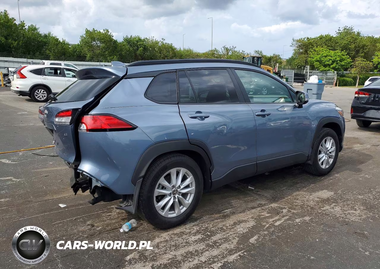 2024 Toyota Corolla Cross Le VIN:7MUCAAAG4RV108259 - 3
