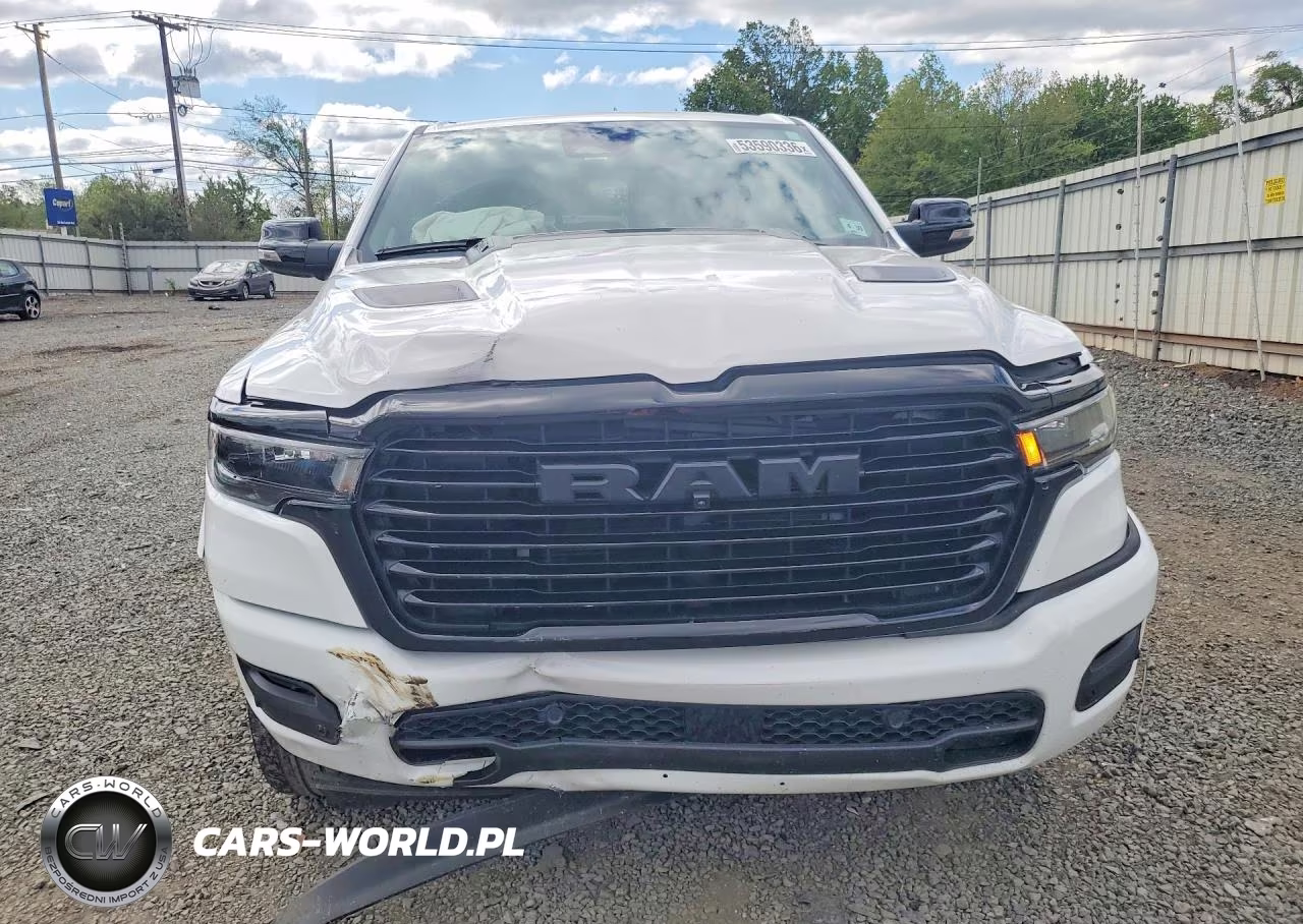 2025 Ram 1500 Laramie VIN:1C6SRFJP1SN693655 - 5